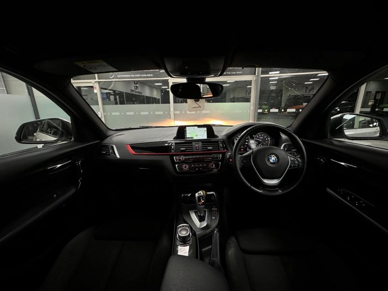 BMW 1 SERIES