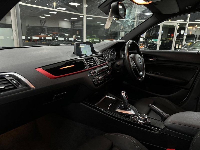 BMW 1 SERIES