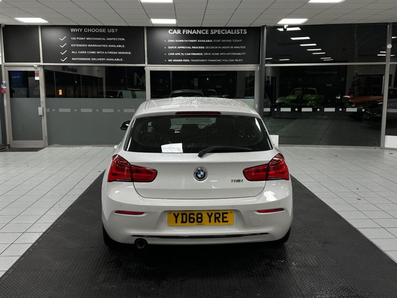 BMW 1 SERIES