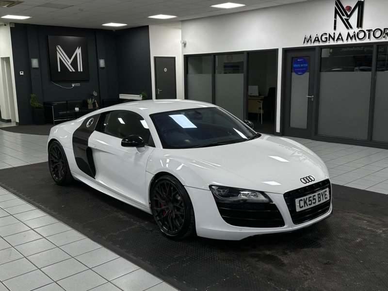 AUDI R8