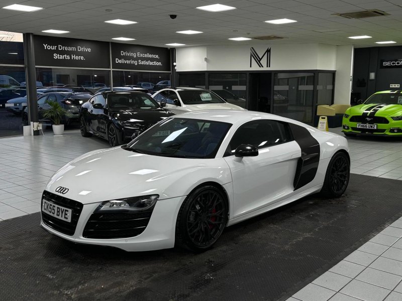 AUDI R8