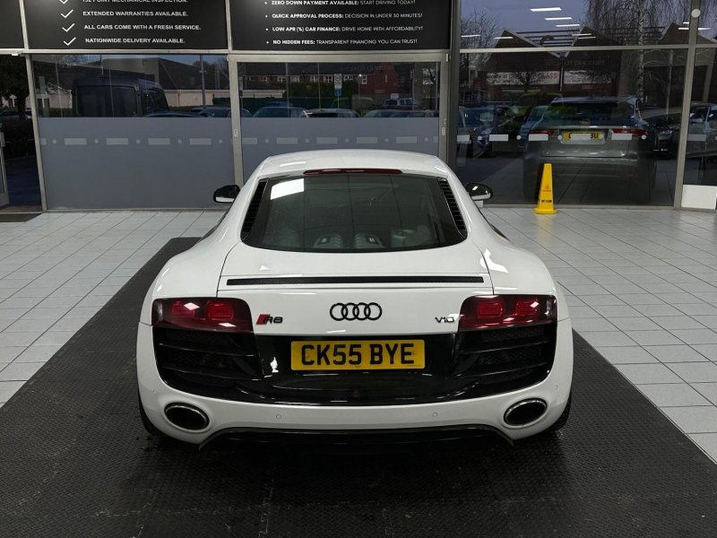 AUDI R8