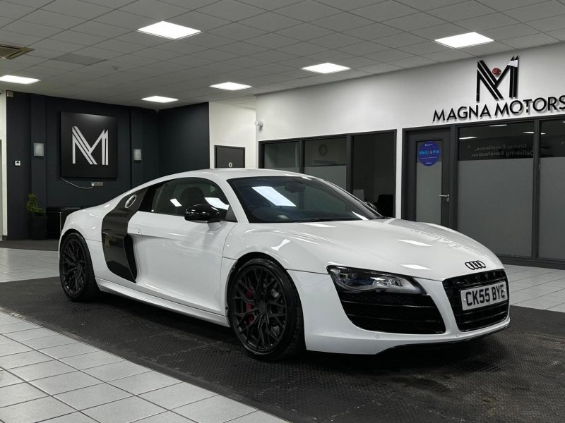 AUDI R8