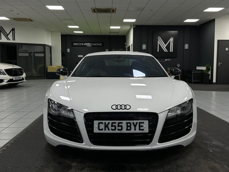 AUDI R8