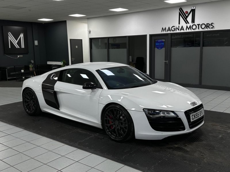 AUDI R8
