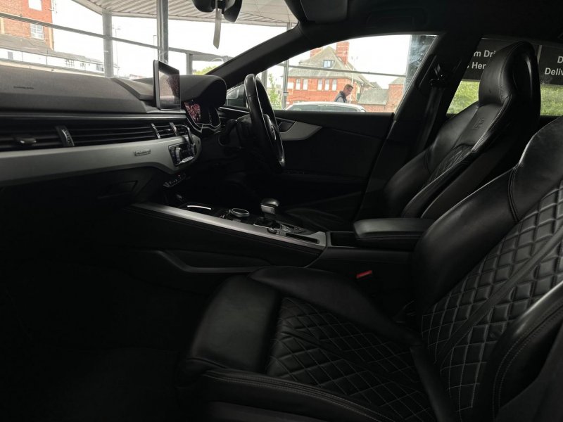 AUDI S5