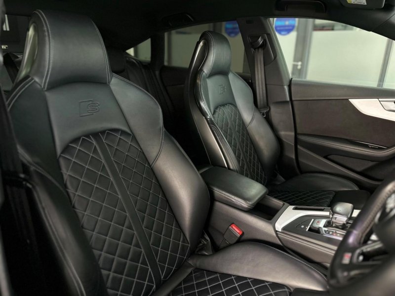 AUDI S5