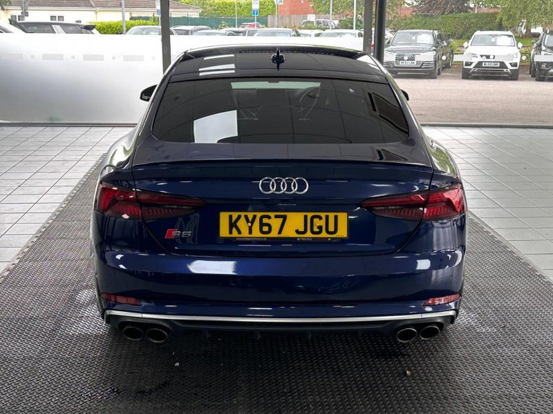 AUDI S5
