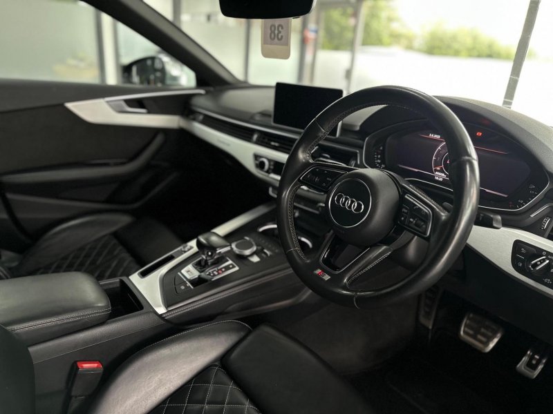 AUDI S5