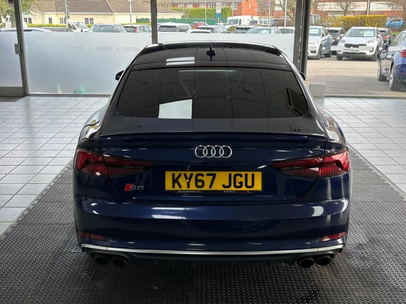 AUDI S5