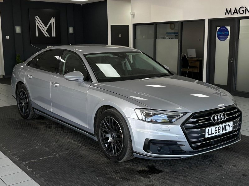 AUDI A8