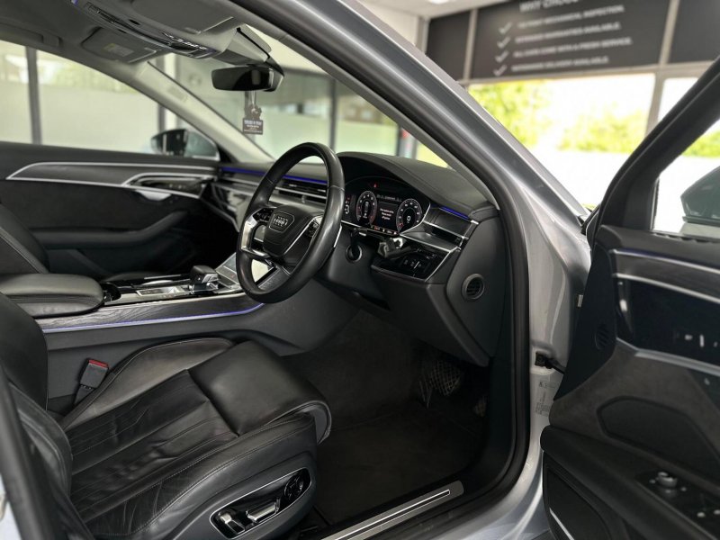 AUDI A8