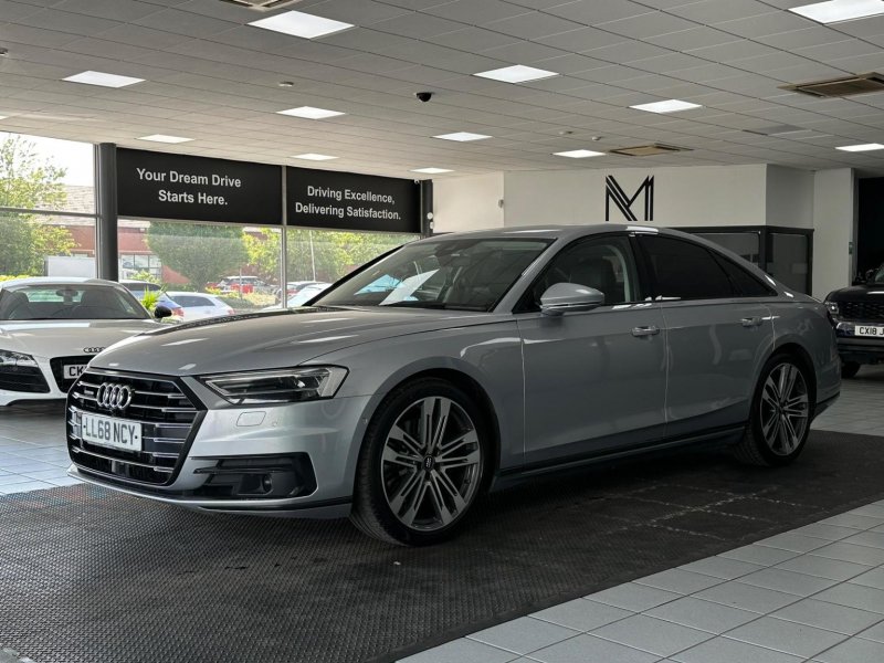 AUDI A8