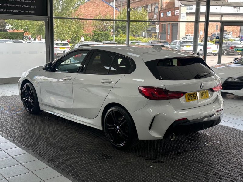 BMW 1 SERIES